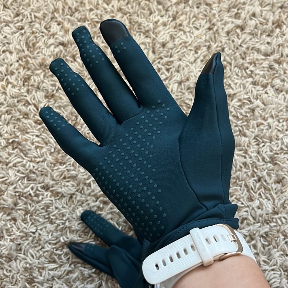Lululemon Women's Run for It All Gloves 
Tech NWT Size M/L - Picture 9 of 12